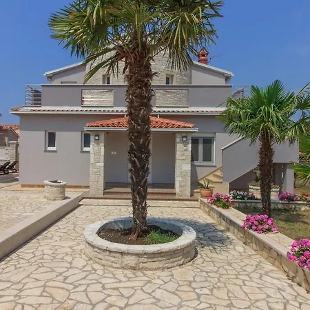 Charming Golubovo With Pool Near The Beach * Gajana