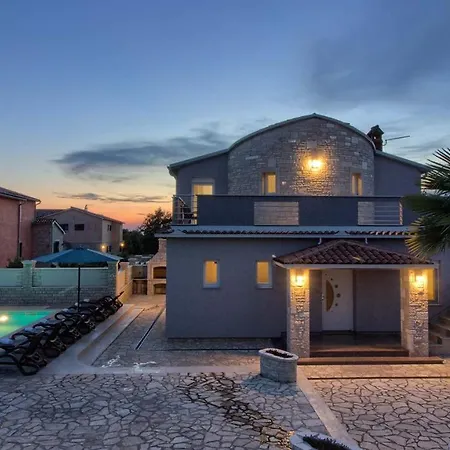 Charming Golubovo With Pool Near The Beach Villa *