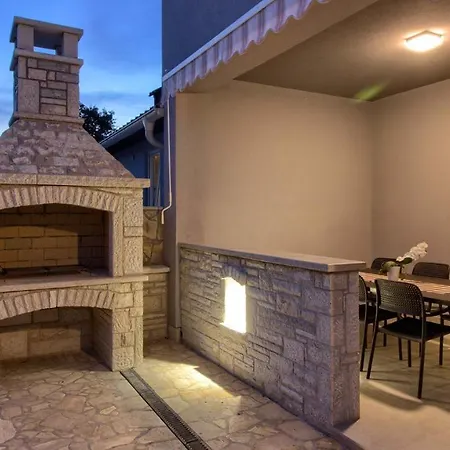 Charming Golubovo With Pool Near The Beach 빌라